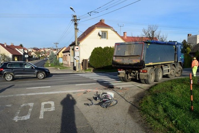 Ilustračný obrázok k článku Strašná smrť na Záhorí: Cyklistka skončila pod kolesami nákladného auta