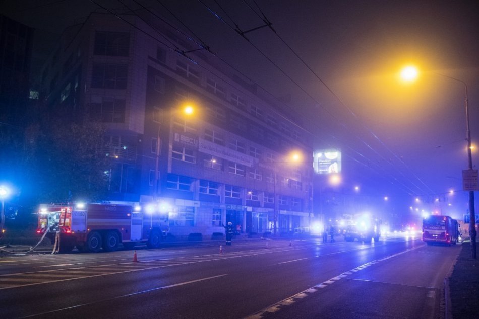 Illustratives Bild zum Artikel In Bratislava gab es eine starke EXPLOSION: Kanalluken schossen in die Luft, FOTO