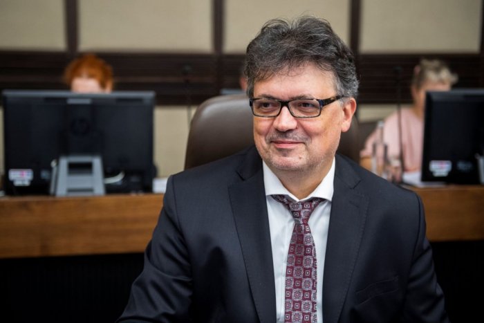 Ilustračný obrázok k článku Minister školstva ŠOKUJE svojou polemikou: Letné prázdniny iba kým sa neochladí?!