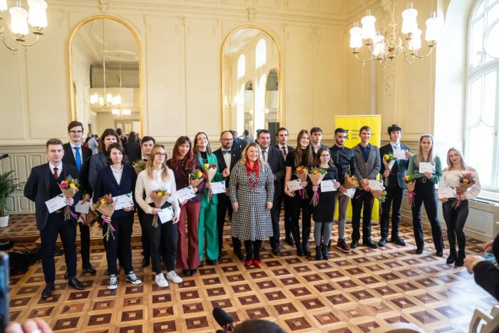 Ilustračný obrázok k článku Kraj pomohol mladým talentom: Dvadsiatim študentom dal STOVKY eur
