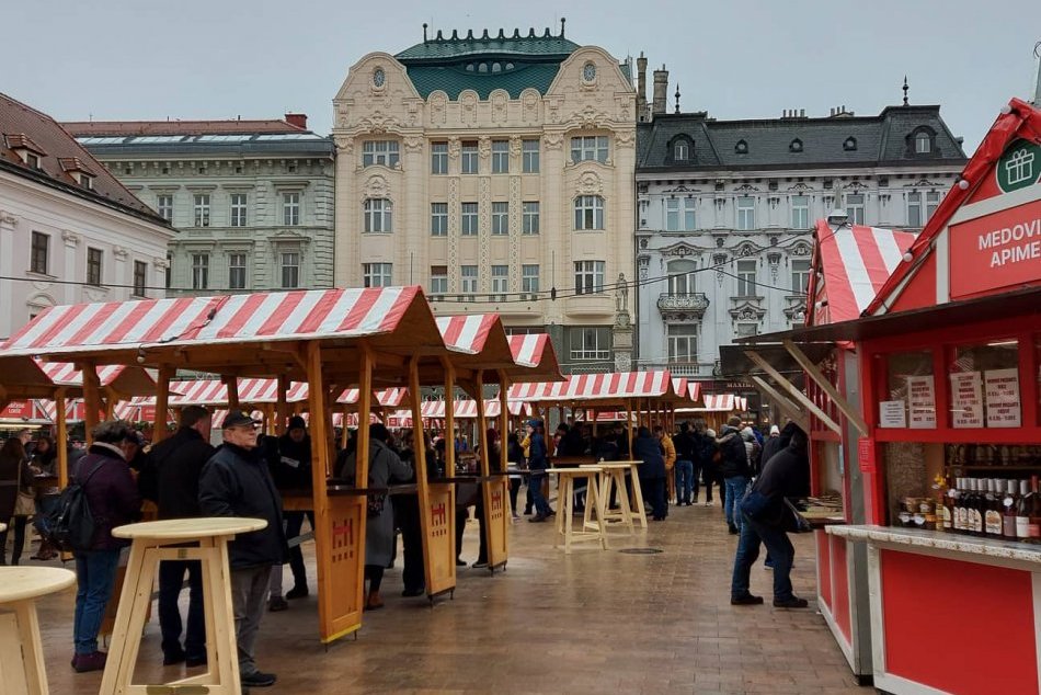 Ilustračný obrázok k článku Boli sme na Hlavnom VIANOČNOM trhu: Čo ponúka a ako hlboko si siahnu Bratislavčania do vrecka? +FOTO