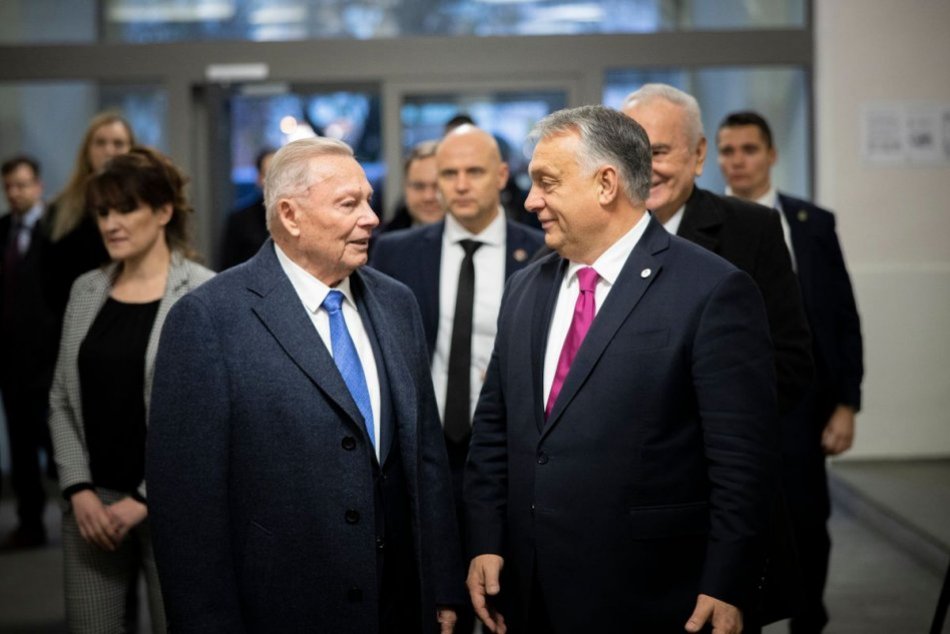 Ilustračný obrázok k článku Orbán sa po summite V4 v Košiciach stretol s exprezidentom Schusterom. O čom DEBATILI?