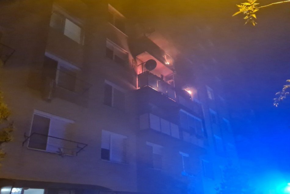 Ilustračný obrázok k článku Zhorený byt v Nových Zámkoch patril babičke: V čase požiaru bola u susedky