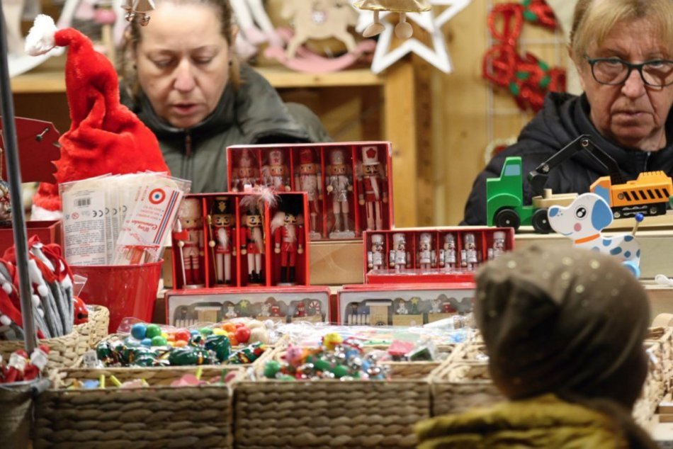 Ilustračný obrázok k článku Sviatky v Močenku budú bohaté: Vianočné trhy, medovníčky a príde aj Mikuláš