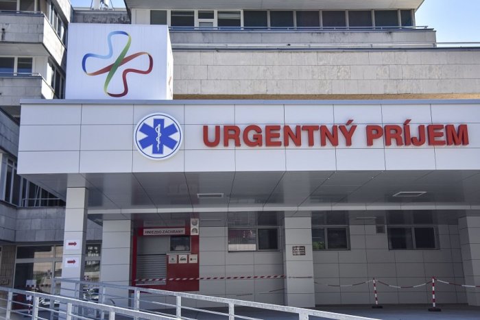 Ilustračný obrázok k článku Na urgente v Bratislave napadli záchranára: Strhnutý respirátor a RANA do tváre