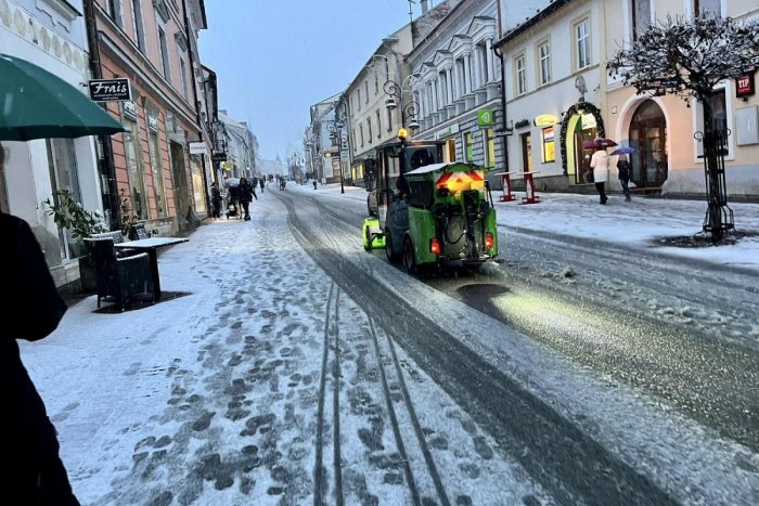 Ilustračný obrázok k článku Bystrica reaguje na silné sneženie: Situáciu riešime, buďte opatrní
