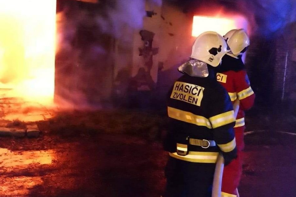 Ilustračný obrázok k článku Rušná silvestrovská noc hasičov: V Trnavskom kraji narobila problémy aj PYROTECHNIKA