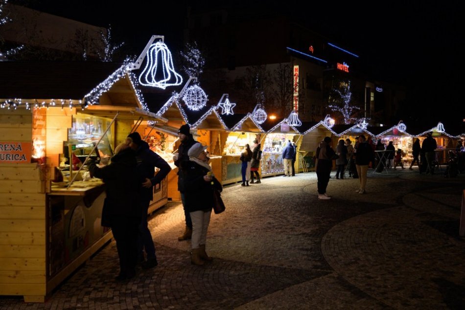Ilustračný obrázok k článku Vianočné mestečko v Nitre otvoria v decembri: Na námestí bude 30 stánkov