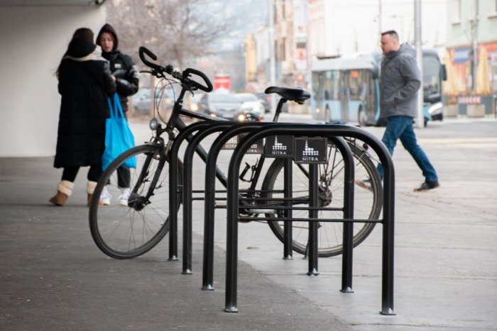 Ilustračný obrázok k článku V uliciach Nitry pribudli nové cyklostojany: Budúci rok ich bude ešte viac