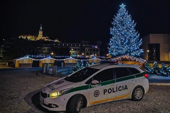 Ilustračný obrázok k článku Takto si sviatky nepredstavovali: Dvaja vodiči v Nitre strávili Vianoce v policajnej cele