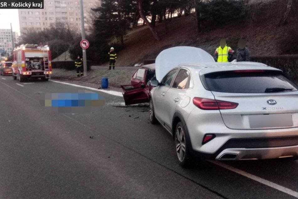 Ilustračný obrázok k článku Tragická zrážka dvoch áut v Košiciach: Jeden muž na mieste nehody zomrel, FOTO