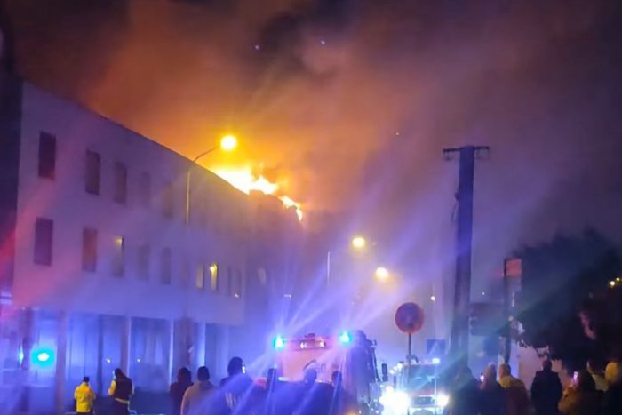 Ilustračný obrázok k článku HROZIVÝ požiar v Nitre: Hasiči s ním zápasili hodiny, museli EVAKUOVAŤ desiatky ľudí!