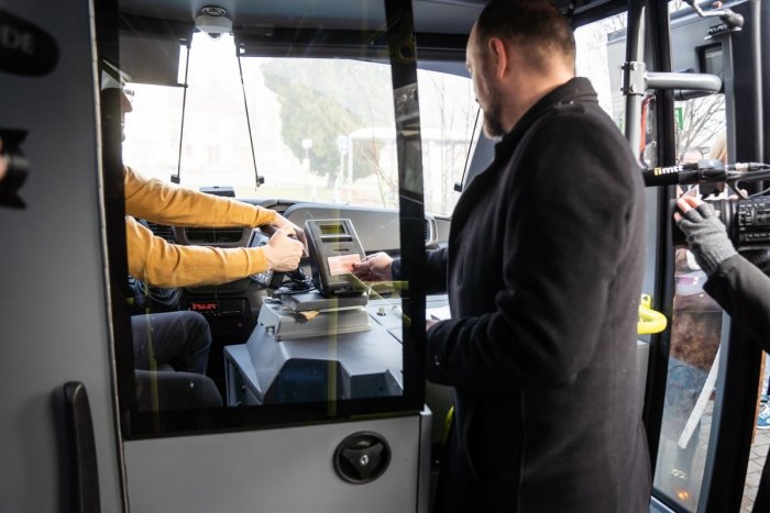 Ilustračný obrázok k článku Viskupič o ZMENÁCH v prímestskej doprave: Chceme, aby ľudia presadli z áut do autobusov