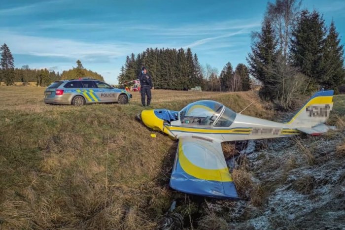 Ilustračný obrázok k článku V Česku havarovalo športové lietadlo, posádka sa zranila: Zasahovať musel aj vrtuľník
