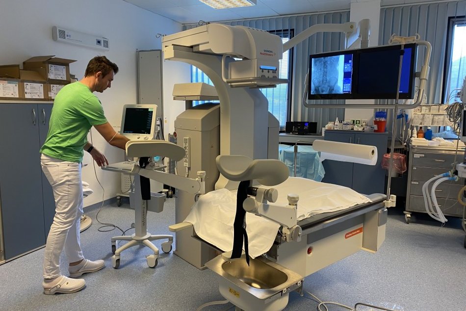 Ilustračný obrázok k článku Bystrická nemocnica zakúpila 2 nové prístroje: VÝHODY prinesú pacientom aj lekárom, FOTO