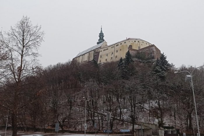 Ilustračný obrázok k článku Revitalizácia hradného kopca narazila na problém: Práce sa PREDRAŽIA o 100-tisíc eur