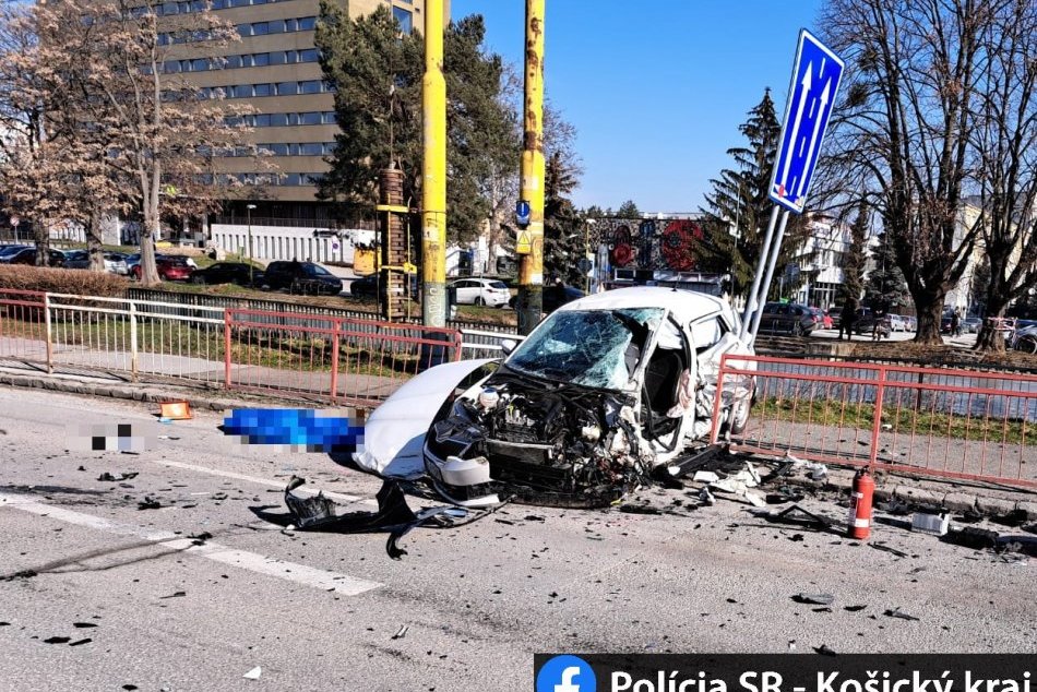 Ilustračný obrázok k článku Obrovské nešťastie v Košiciach: Tretia obeť nehody zomrela v nemocnici, FOTO