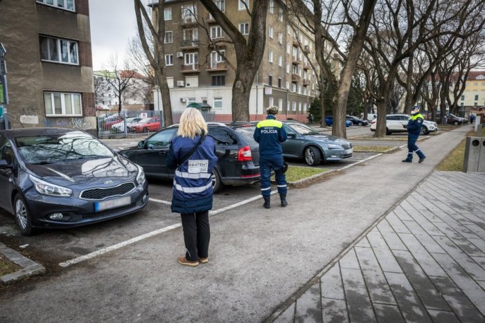 Ilustračný obrázok k článku Vodiči, POZOR! Na TÝCHTO miestach v Bratislave vám hrozí pokuta NAJČASTEJŠIE