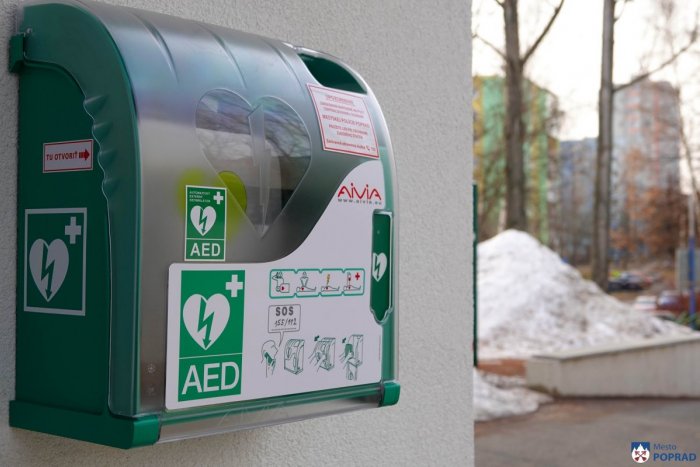 Ilustračný obrázok k článku V meste pribudol ďalší defibrilátor: Poprad je v tomto PRVÉ mesto na Slovensku
