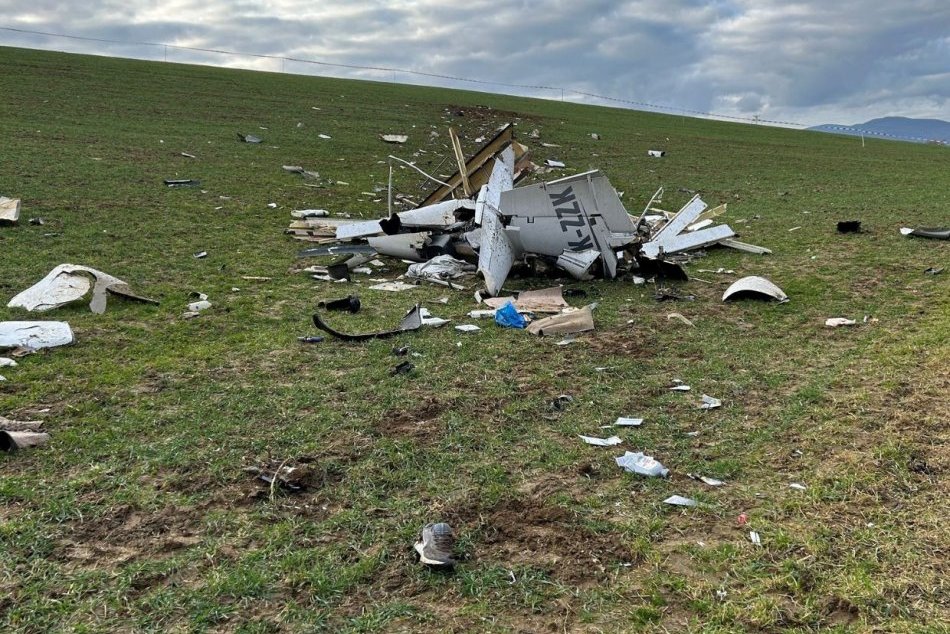 Ilustračný obrázok k článku Aj políciou OTRIASLA tragická havária: V lietadle zomrel ich kolega Roman, FOTO