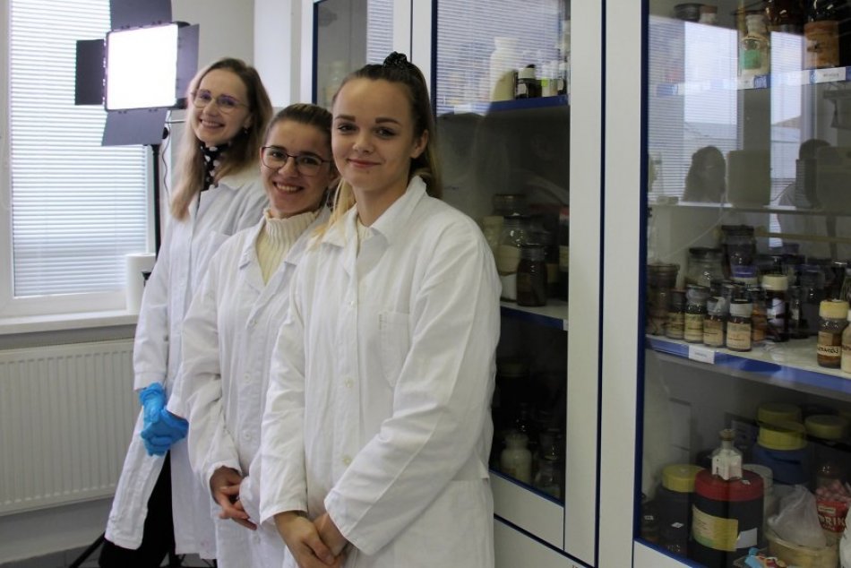 Ilustračný obrázok k článku Novinka na Trnavskej univerzite: Otvorila chemické laboratórium na online výučbu
