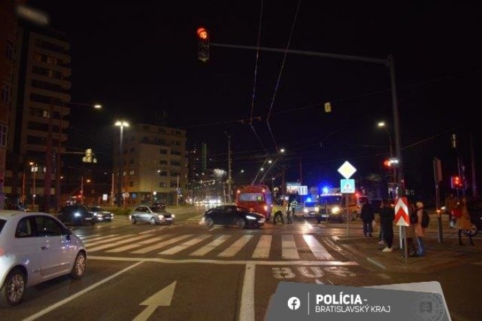 Ilustračný obrázok k článku Vážna NEHODA v Bratislave: Trolejbus zrazil tínedžera, skončil zranený v nemocnici