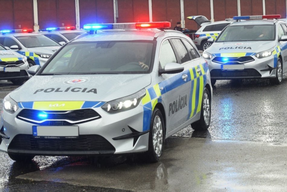 Ilustračný obrázok k článku Polícia dostala prvé autá v novom DIZAJNE: Uvidíme ich aj na nitrianskych cestách