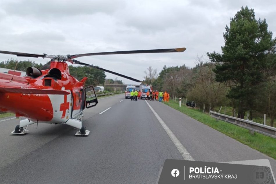 Ilustračný obrázok k článku Vážna nehoda na D2 v smere do Česka: Štyria zranení a UZAVRETÁ diaľnica!