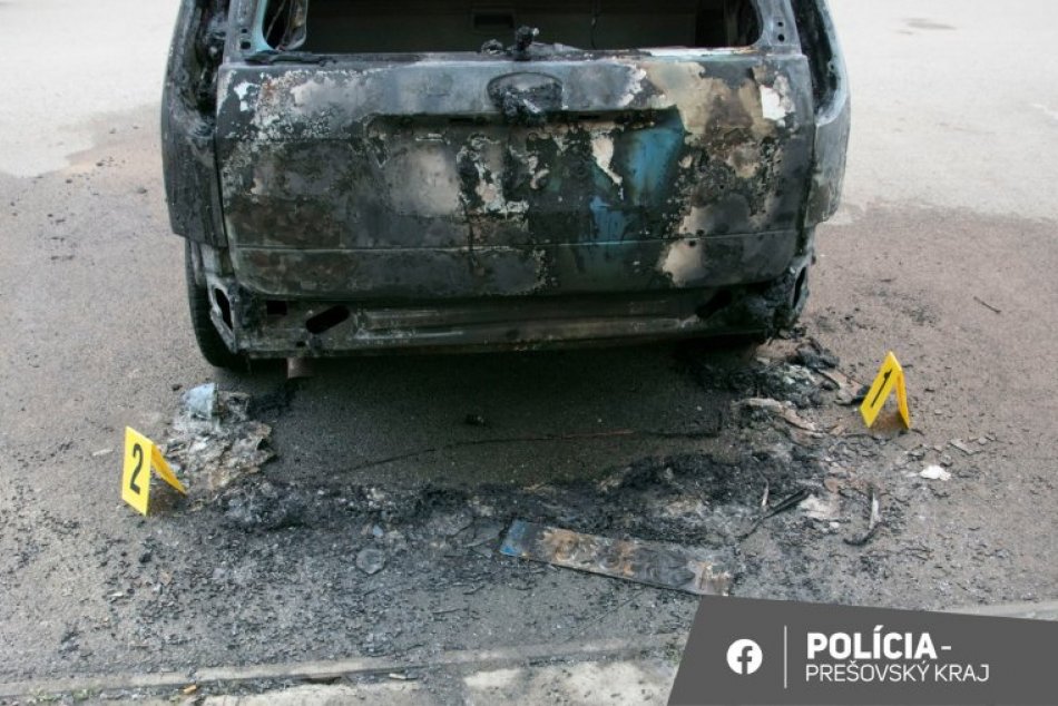 Ilustračný obrázok k článku Na Marka Čulena horelo auto: Niekto ho úmyselne podpálil, zničená ostala celá zadná časť