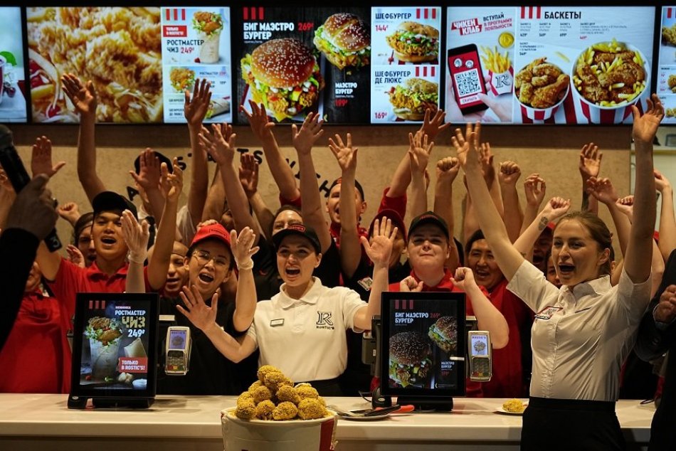 Ilustračný obrázok k článku Takto vyzerá „ruské KFC“: V Moskve si po bojkote známej značky otvorili vlastný reťazec, FOTO