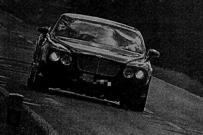 Ilustračný obrázok k článku Na LUXUSNOM Bentley uháňal ako víchor: Pokutu za rýchlosť zaplatil na mieste