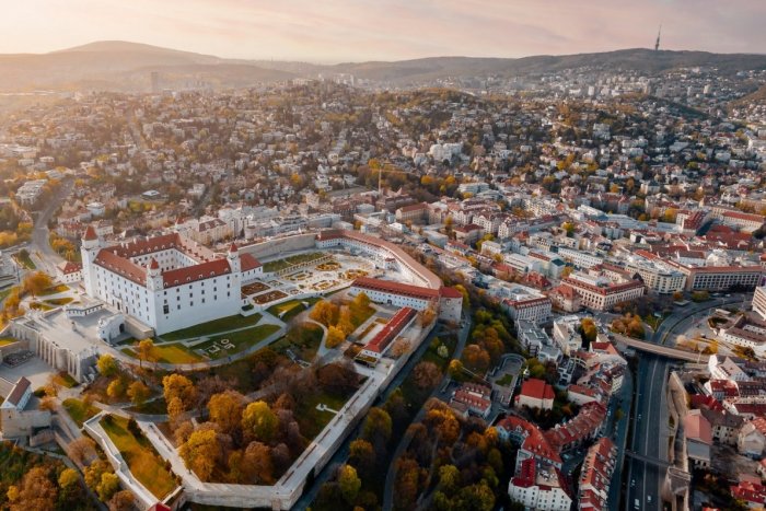 Ilustračný obrázok k článku SVET O SLOVENSKU: Bratislava ovládla celosvetový rebríček, v tomto je podľa cestovateľov TOP!
