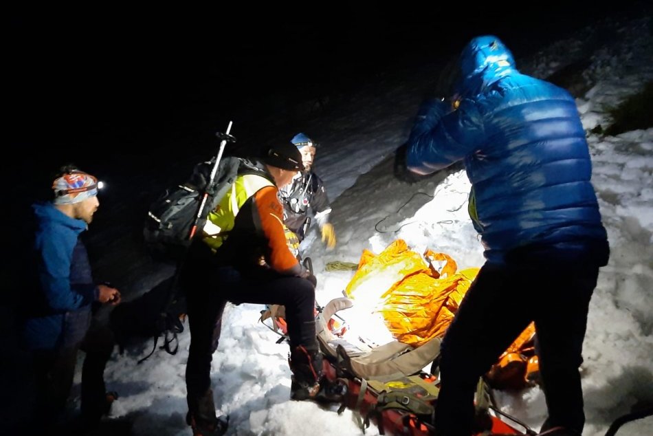 Ilustračný obrázok k článku Veľké PÁTRANIE po skialpinistovi: Záchranári ho v noci hľadali niekoľko hodín, FOTO