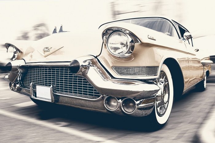 Ilustračný obrázok k článku Burácajúce motory a krásne autá: Na letisko prichádza Classic Car show