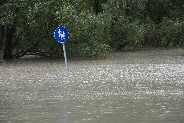 Ilustračný obrázok k článku Viaceré časti Slovenska OHROZUJÚ povodne: Meteorológovia už vydali VÝSTRAHY 2. stupňa!