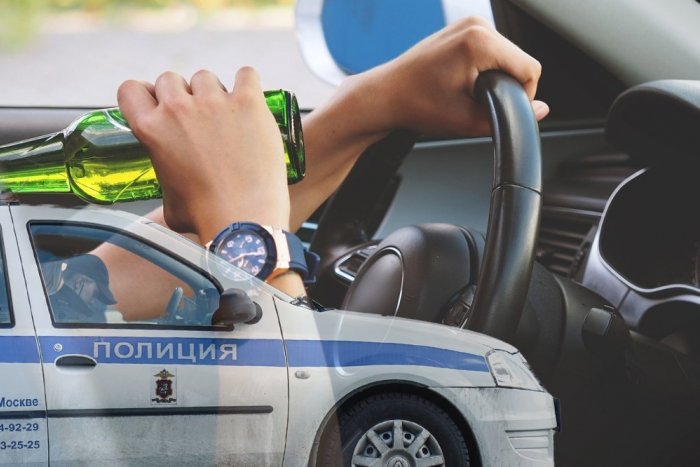 Ilustračný obrázok k článku Nový trend na ruských cestách? Vodiči vymysleli spôsob, ako OKLAMAŤ testy na alkohol a drogy!