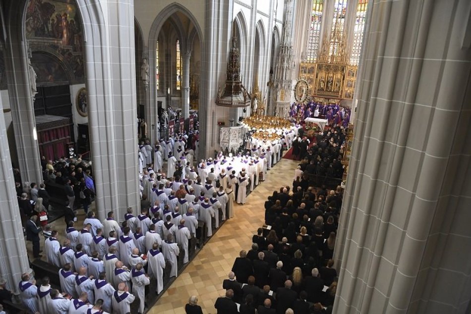 Ilustračný obrázok k článku V košickej katedrále pochovali emeritného arcibiskupa Alojza Tkáča