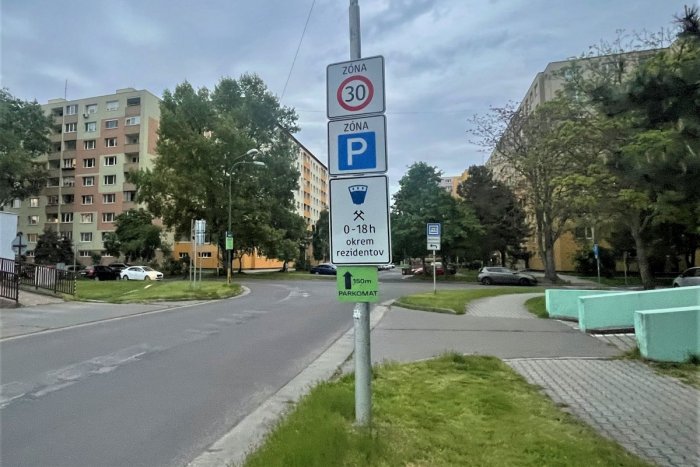 Ilustračný obrázok k článku V Bratislave sa dnes PARKOVALO zadarmo! Čo sa STALO, že nekontrolovali vozidlá?