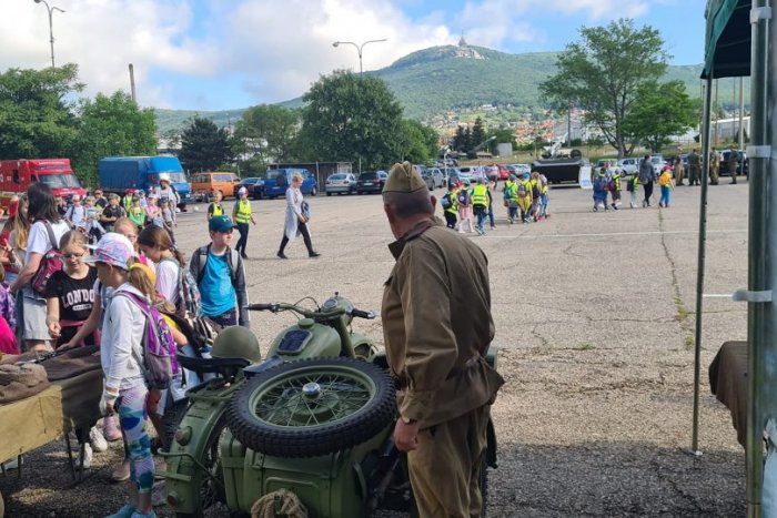 Ilustračný obrázok k článku DOD v kasárňach pod Zoborom: Pripravené sú ukážky aj jazda na vojenskom vozidle