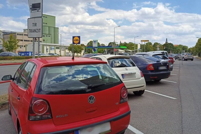 Ilustračný obrázok k článku Vodičov čakajú ŤAŽKÉ časy! Radnica chce regulované parkovanie v CELOM meste
