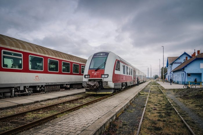 Ilustračný obrázok k článku Ďalšie PROBLÉMY na trati Bratislava - Košice: Neuveríte, čo našli v jednom z vlakov!
