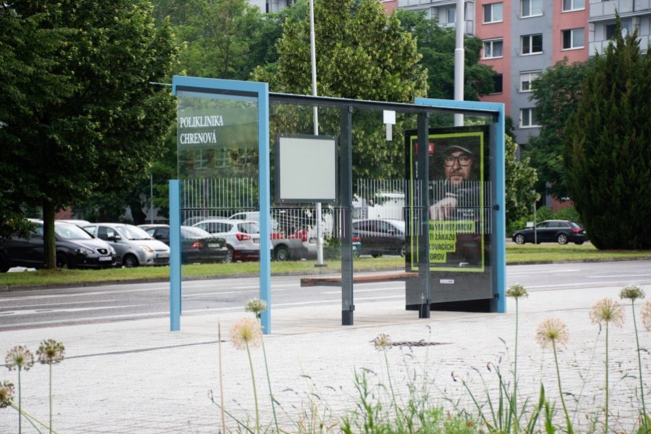 Ilustračný obrázok k článku V uliciach vymenili prvé autobusové prístrešky: Pokračovať budú na jeseň, FOTO