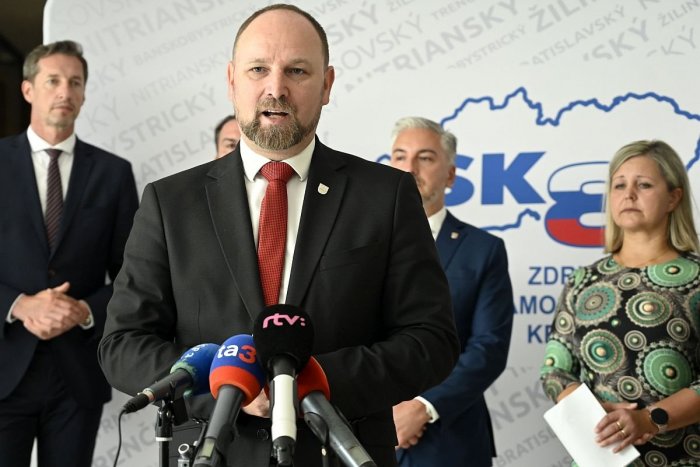 Ilustračný obrázok k článku OBHÁJIL svoj post: Jozef Viskupič ostáva predsedom Združenia samosprávnych krajov SK8
