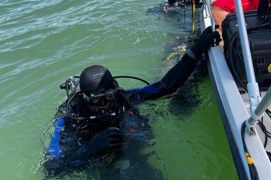 Ilustračný obrázok k článku FOTO: Záchranárom sa podarilo nájsť jedného z nezvestných rybárov na Liptovskej Mare