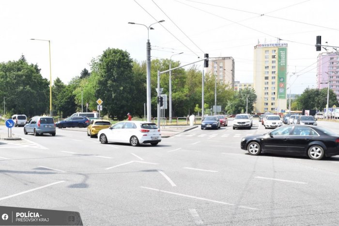 Ilustračný obrázok k článku Na TEJTO križovatke došlo k dopravnej nehode: Boli ste na mieste? Polícia hľadá svedkov