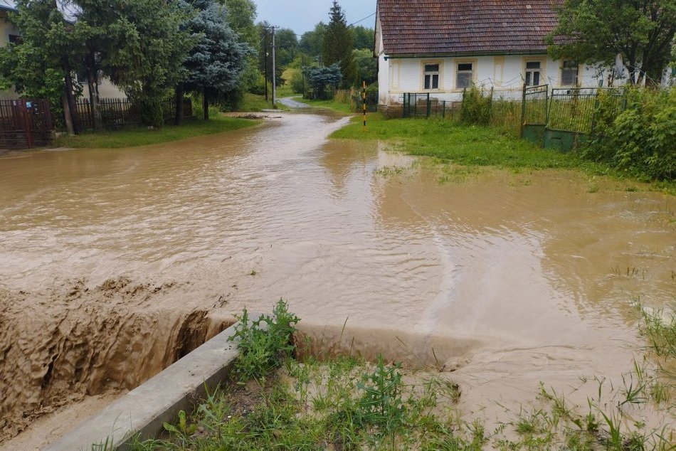 Ilustračný obrázok k článku Slovenskom sa prehnala SUPERCELA! Prišli bleskové POVODNE, domy zaliala voda