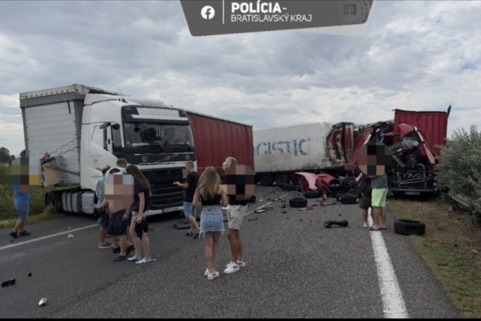Ilustračný obrázok k článku POZOR, ďalšia nehoda pred hranicami do Česka: Diaľnica je NEPREJAZDNÁ! FOTO