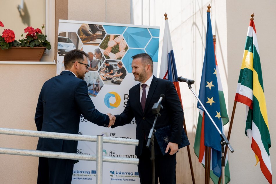 Ilustračný obrázok k článku Starú budovu školy zmenili na nepoznanie: Sociálne zariadenie dostalo nové priestory