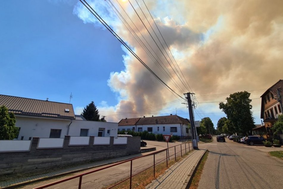 Ilustračný obrázok k článku VEĽKÝ požiar neďaleko Bratislavy: Dym je vidieť z poriadnej diaľky! VIDEO a FOTO