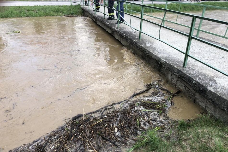 Ilustračný obrázok k článku V okrese Trnava je vyhlásená výstraha: Hrozí POVODEŇ z trvalého dažďa